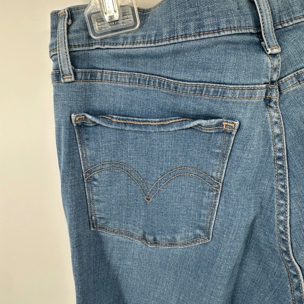 Levi Strauss & Co Classic Straight Leg Jeans Women's 8 Blue Medium Wash Stretch - Picture 13 of 15